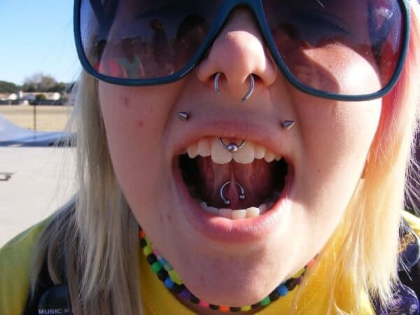 Frenulum Piercing idea