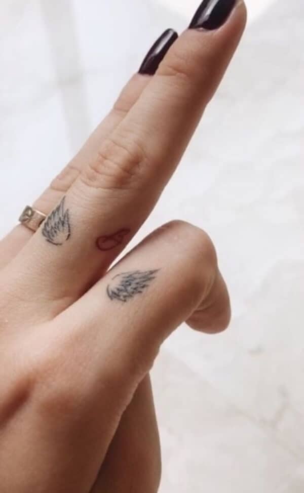 52 Cute Small Tattoo Ideas For Girls With Meaning – Artistic Haven