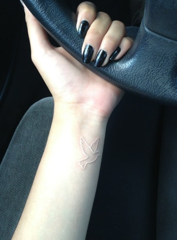 21 Fantastic Dove Tattoos On Wrist