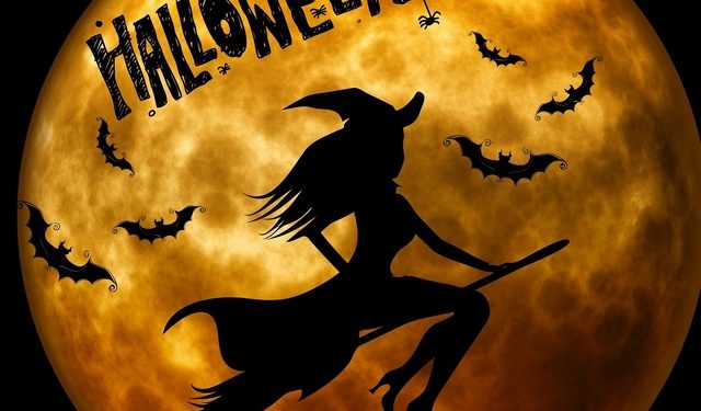 90 Scary & Easy Halloween Drawing Ideas: Spooky Art & Sketches