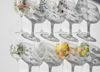 Artistic Wine Glass Painting Ideas